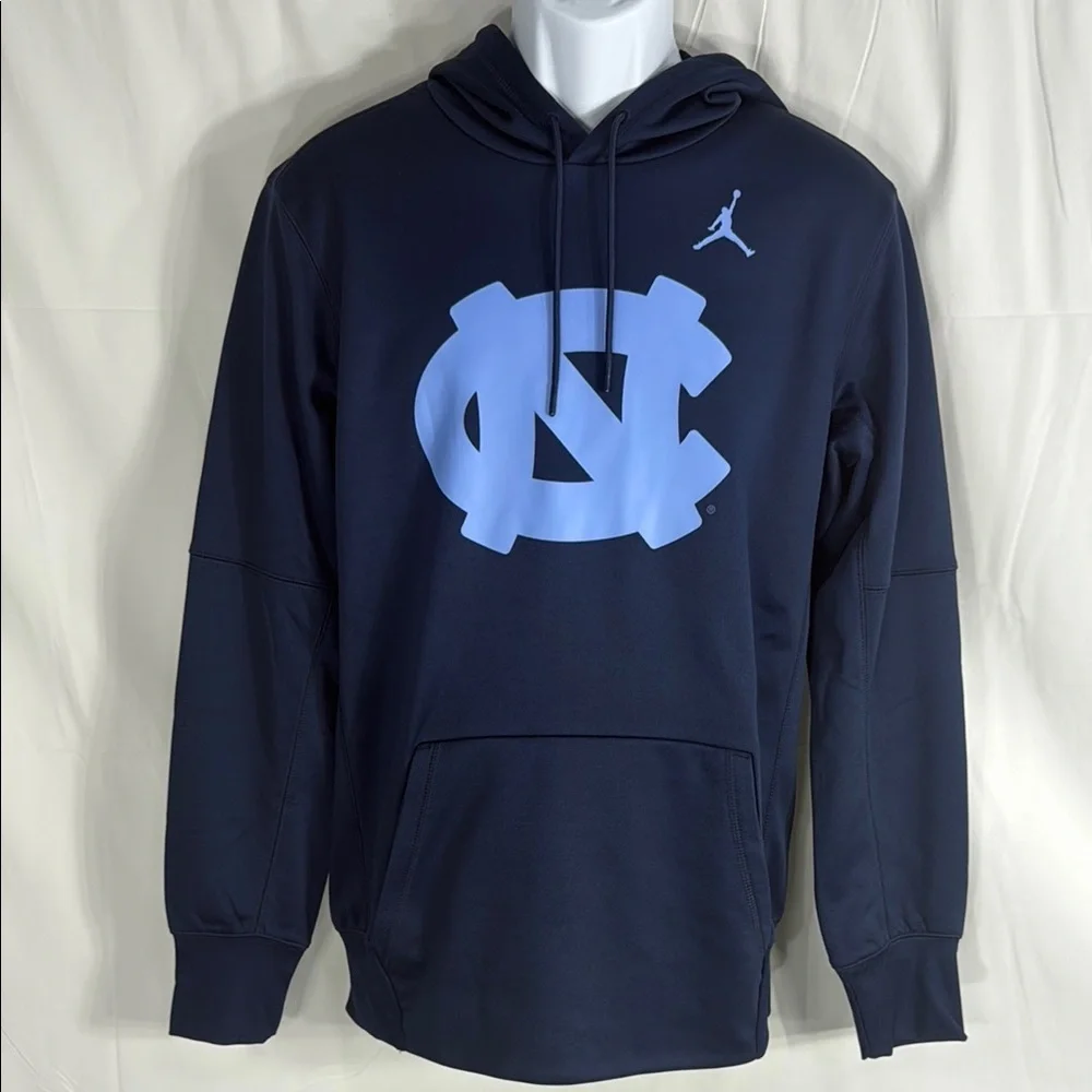 Jordan Men's North Carolina Tar Heels Hoodie with Emblem Size Medium Size M NWT